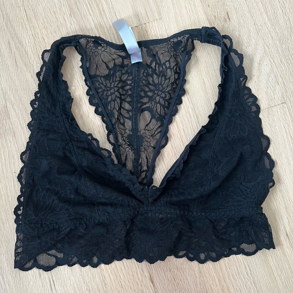 3 Victoria’s Secret bralettes